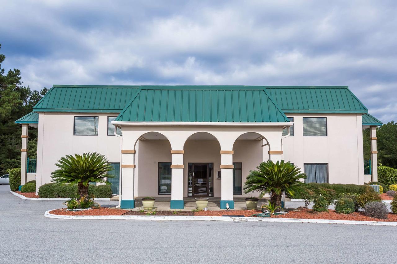 Days Inn By Wyndham Summerton Esterno foto