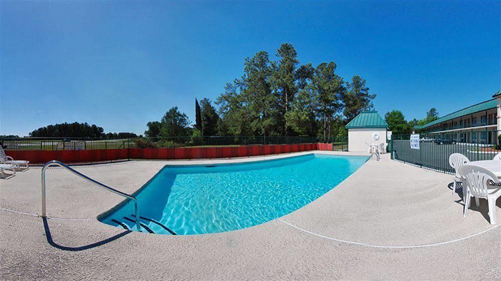 Days Inn By Wyndham Summerton Esterno foto